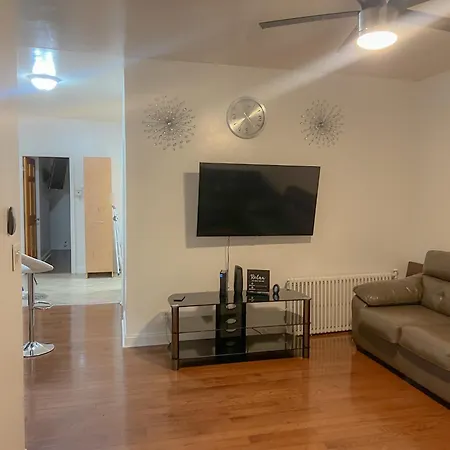 2 Bedroom Bliss In College Point